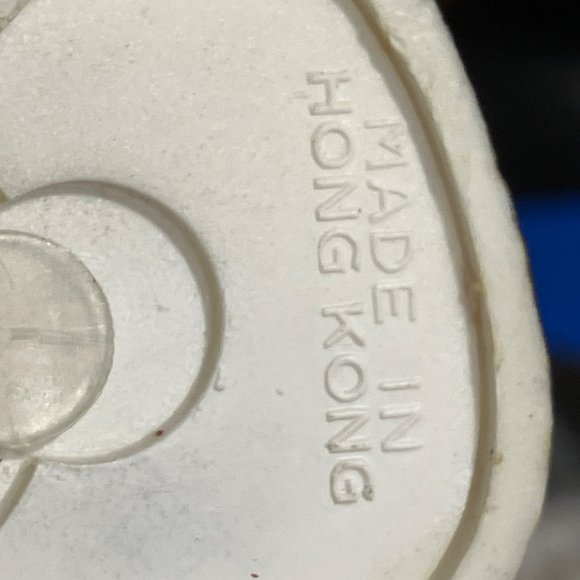 Santa and Mrs Claus Salt and Pepper Shaker Set - Picture 11 of 12